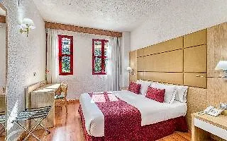 Monte Conquero Hotel